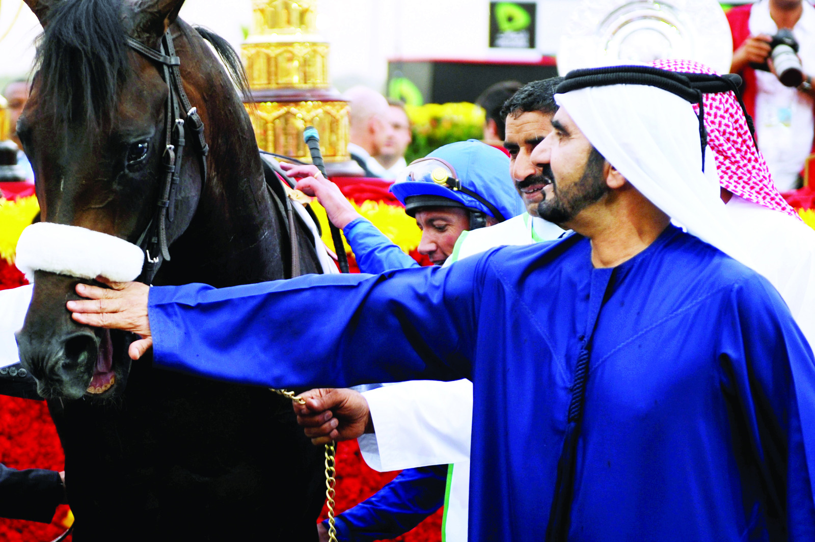 محمد بن راشد يرحب بضيوف كأس دبي العالمي