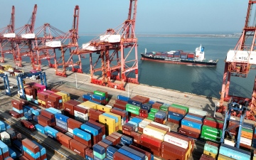 الصورة: الصورة: 3.3 تريليونات يوان حجم التجارة الدولية للصين في السلع والخدمات في فبراير