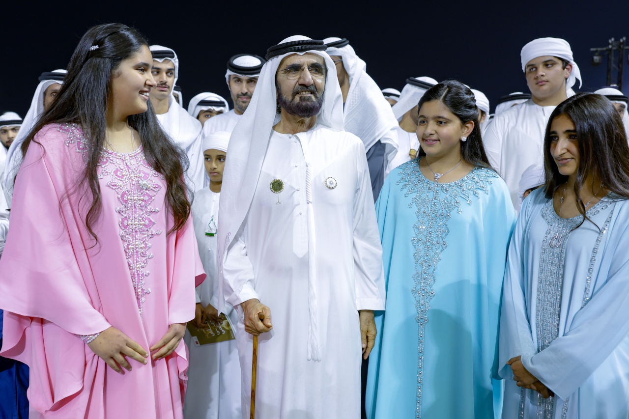 الصورة : محمد بن راشد خلال حضوره أمسية كأس دبي العالمي