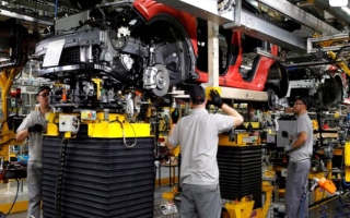 الصورة: الصورة: استمرار نمو إنتاج السيارات في بريطانيا للشهر السادس