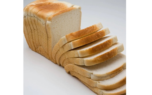 الصورة: الصورة: حيلة عبقرية لجعل الخبز الأبيض صحياً