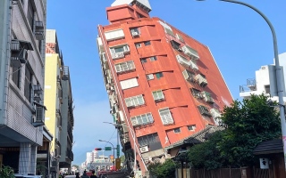تايوان تتعرض لأقوى زلزال في 25 عاماً بقوة 7.2 درجات