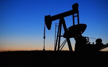 الصورة: الصورة: استقرار أسعار النفط مع تضاؤل الآمال في وقف إطلاق النار في غزة