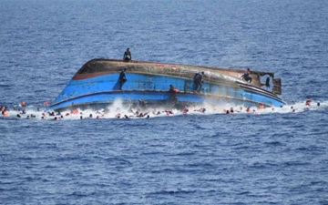 الصورة: الصورة: غرق 9 أشخاص إثر انقلاب قاربهم في البحر المتوسط