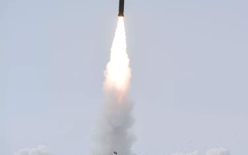 الصورة: الصورة: روسيا تجري بنجاح تجربة صاروخ باليستي عابر للقارات