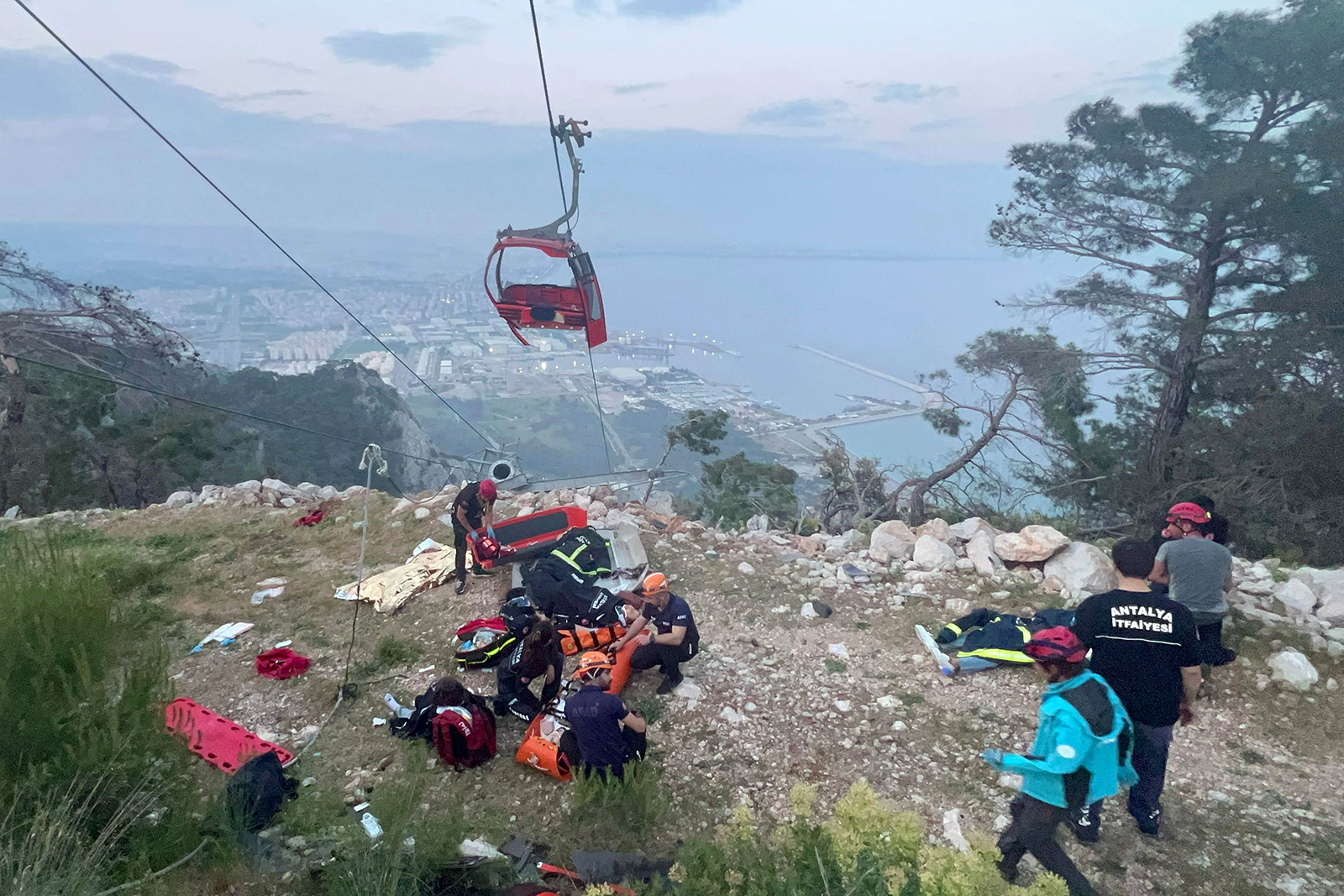 قتيل و7 مصابين بحادث تلفريك في تركيا