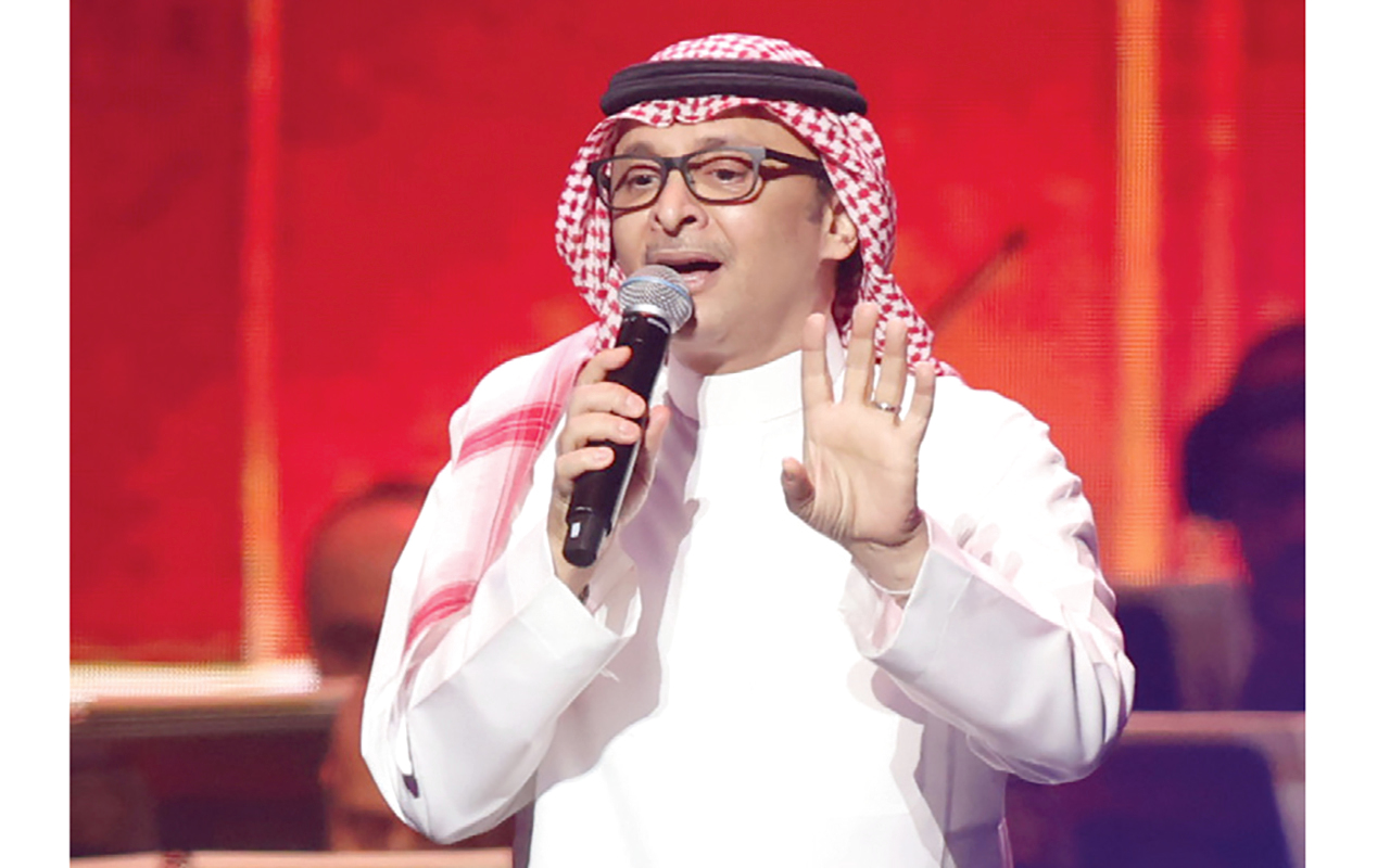 عبدالمجيد عبدالله يطرب جمهوره في دبي