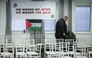 الصورة: الصورة: ألمانيا تمنع وزيراً يونانياً من دخول أراضيها لحضور مؤتمر مؤيد للفلسطينيين