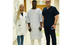 الصورة: الصورة: أطباء في الإمارات ينقذون نيجيرياً بعد صراع مع سرطان الحوض