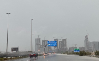 نتيجة لتعمق المنخفض الجوي.. أمطار الخير تعم أرجاء الإمارات