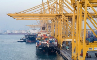 "موانئ دبي": جميع عمليات ميناء جبل علي تتواصل بصورة طبيعية