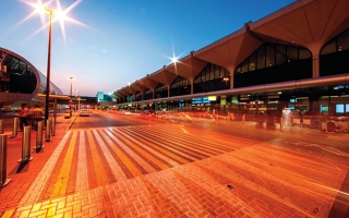 مطار دبي يطلب من المسافرين عدم التوجه للمبنى رقم 1 قبل التأكد من الرحلة