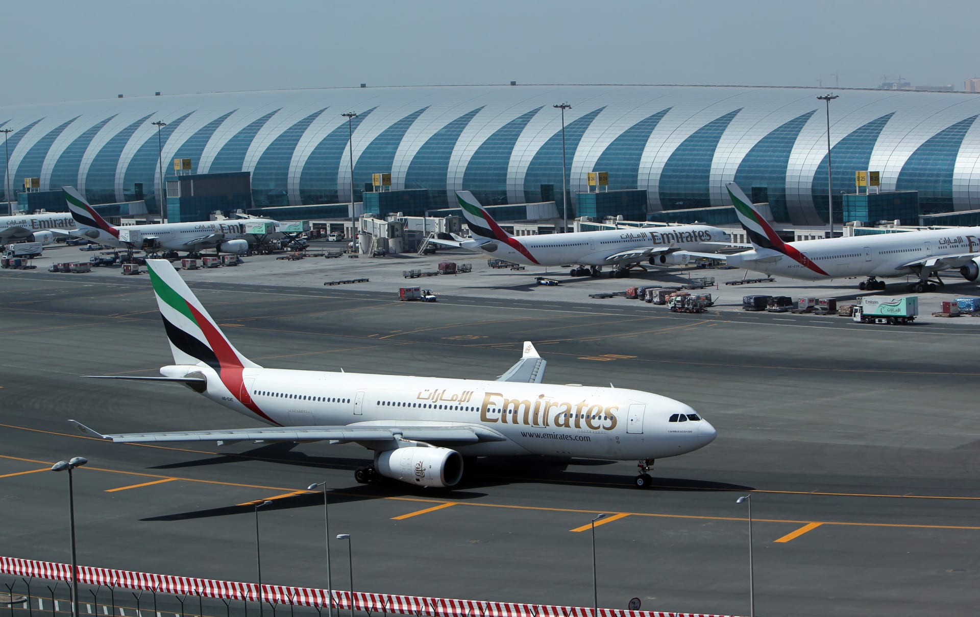 مطارات دبي تناشد المسافرين عدم الحضور إلا حال حال تأكيد رحلاتهم