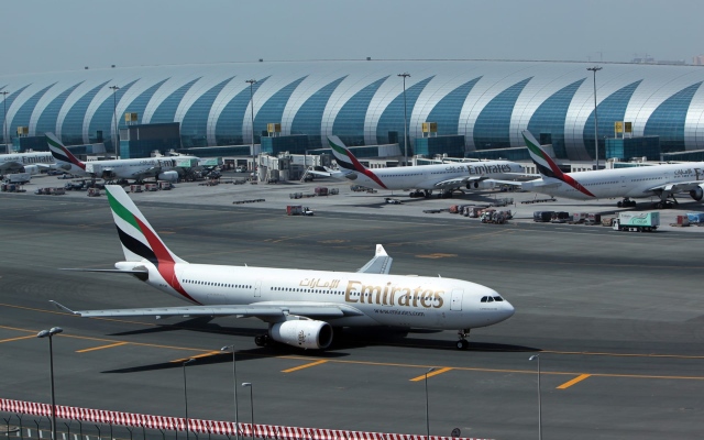 الصورة: الصورة: مطارات دبي تناشد المسافرين عدم الحضور إلا حال حال تأكيد رحلاتهم