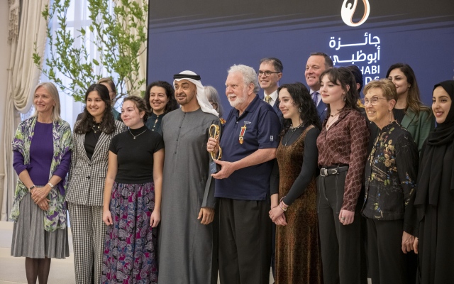 الصورة: الصورة: رئيس الدولة يكرم ثماني شخصيات "بجائزة أبوظبي" في دورتها الحادية عشرة
