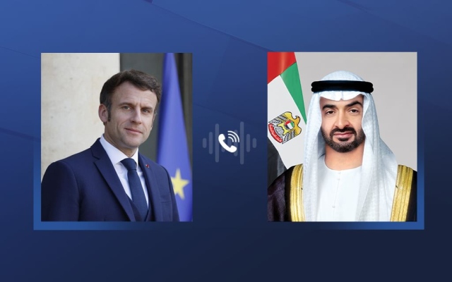 الصورة: الصورة: رئيس الدولة يتلقى اتصالاً هاتفياً من الرئيس الفرنسي بحثا خلاله التطورات الإقليمية والدولية
