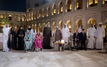 الصورة: الصورة: محمد بن زايد : الحاصلون على جائزة أبوظبي جسدوا بعطائهم القيم الأصيلة للإمارات