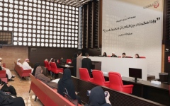 الصورة: الصورة: «قضاء أبوظبي» تنفذ تجربة محاكاة جلسة قضائية لطلاب «السوربون»