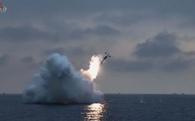 الصورة: الصورة: كوريا الشمالية تختبر صواريخ كروز برؤوس حربية "كبيرة للغاية"