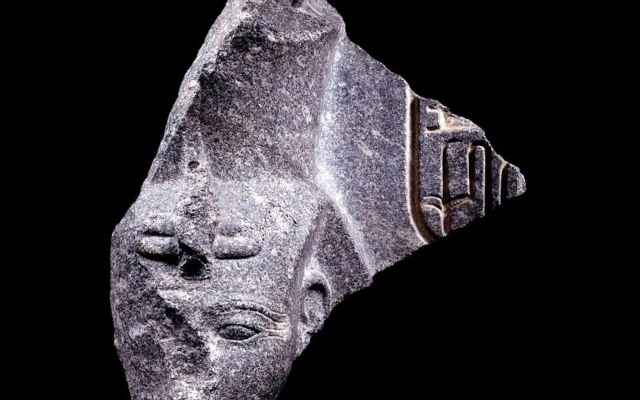 الصورة: الصورة: بعد سرقته وتهريبه قبل أكثر من 3 عقود.. مصر تستعيد تمثال عمره 3400 عام للملك رمسيس الثاني