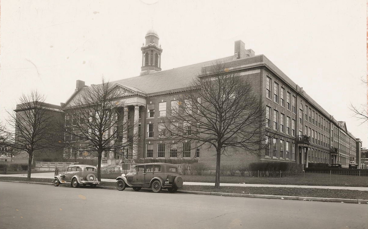 الصورة : 1635 المدرسة اللاتينية ببوسطن/مساتشوستس أول مدرسة حكومية في الولايات المتحدة.