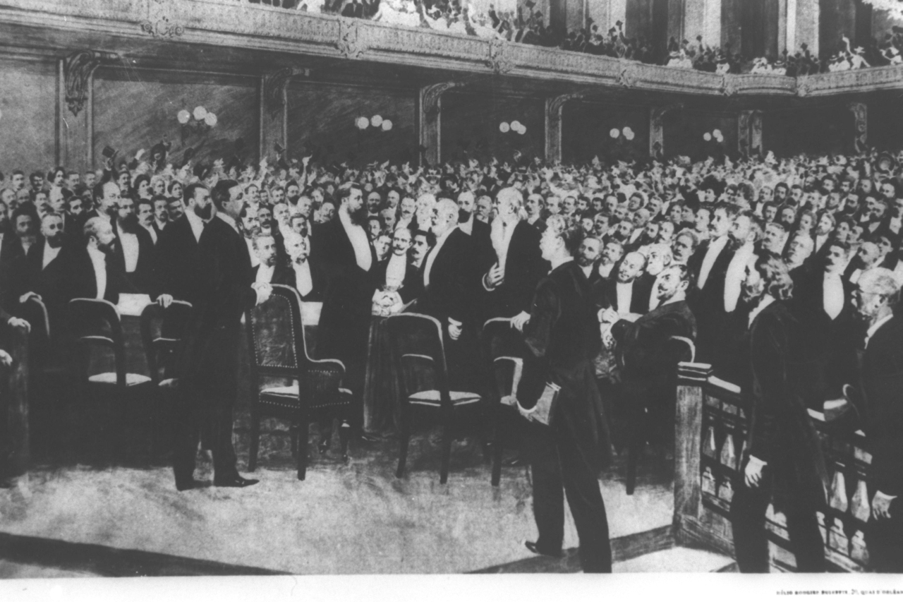 الصورة : 1903 الحكومة البريطانية تعرض على تيودور هرتسل أن يؤسس كياناً يهودياً في أفريقيا.