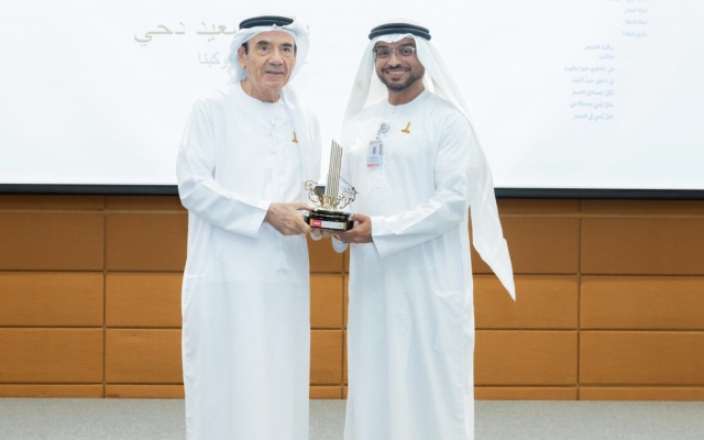 الصورة: الصورة: تكريم الفائزين بجائزة الرئيس الأعلى للفنون في جامعة الإمارات