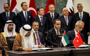 الصورة: الصورة: الإمارات والعراق وقطر وتركيا توقع اتفاقية تعاون في مشروع طريق التنمية الاستراتيجي