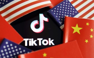 أمريكا  تنذر "تيك توك": إما قطع العلاقات مع بكين أو الحظر