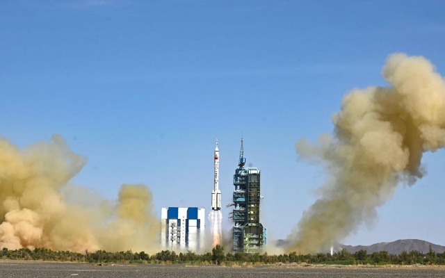 الصورة: الصورة: الصين تكشف عن مهام مهمة الفضاء المأهولة "شنتشو-18" المقرر إطلاقها غدا