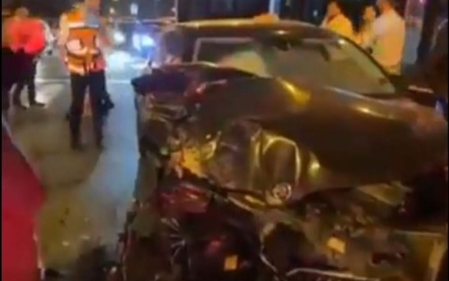 الصورة: الصورة: سيارة وزير إسرائيلي آخر تتعرض لحادث خطير وإصابة والده