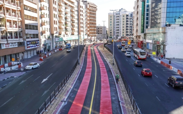 الصورة: الصورة: مسارات جديدة للحافلات ومركبات الأجرة في شوارع دبي