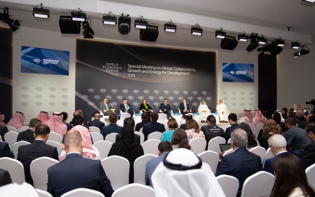 الصورة: الصورة: خلال المنتدى الاقتصادي العالمي بالرياض .. سهيل المزروعي يؤكد اهتمام الإمارات بالتوازن بين التنمية والحفاظ على البيئة
