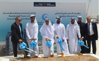دبي للاستثمار تضع حجر أساس البرج السكني والفندق في مشروع «دانه بيى» بجزيرة المرجان