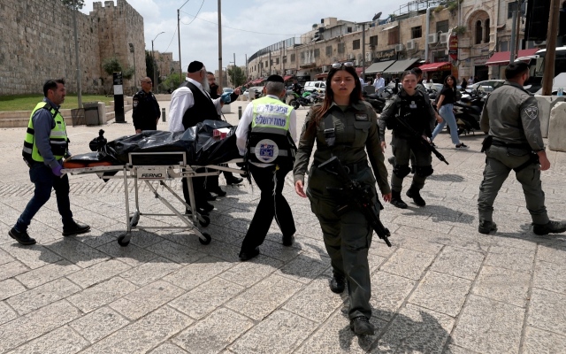 الصورة: الصورة: سائح تركي يطعن شرطياً إسرائيلياً في القدس