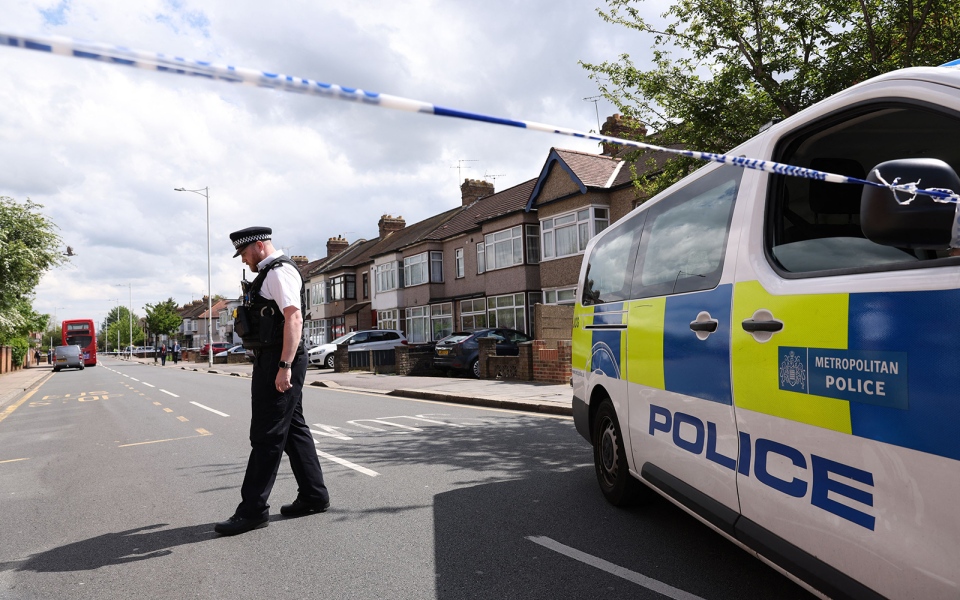 الصورة: الصورة: مجرم يقتل صبياً بسيف في لندن.. والشرطة: غير مرتبط بالإرهاب