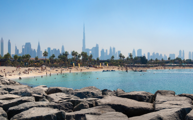 الصورة: الصورة: عودة شواطئ دبي والحدائق العامة والأسواق المفتوحة للعمل بعد التعافي السريع من الحالة المطرية