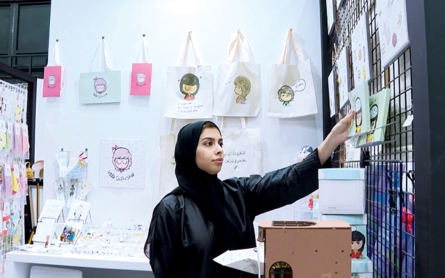 الصورة: الصورة: مبدعات إماراتيات يقدمن صياغة جديدة للفنون الإبداعية في «معرض أبوظبي للكتاب»