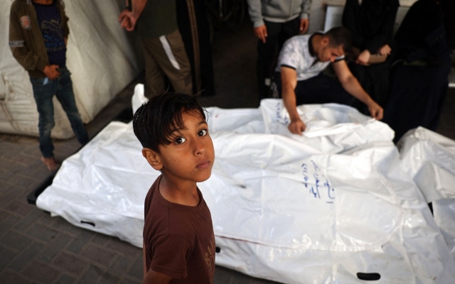 الصورة: الصورة: «أونروا»: 37 طفلاً يفقدون أمهاتهم كل يوم في غزة