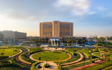 الصورة: الصورة: مستشفى دبي يجري عملية استئصال ناجحة لأكبر ورم في الغدة الكظرية على مستوى العالم