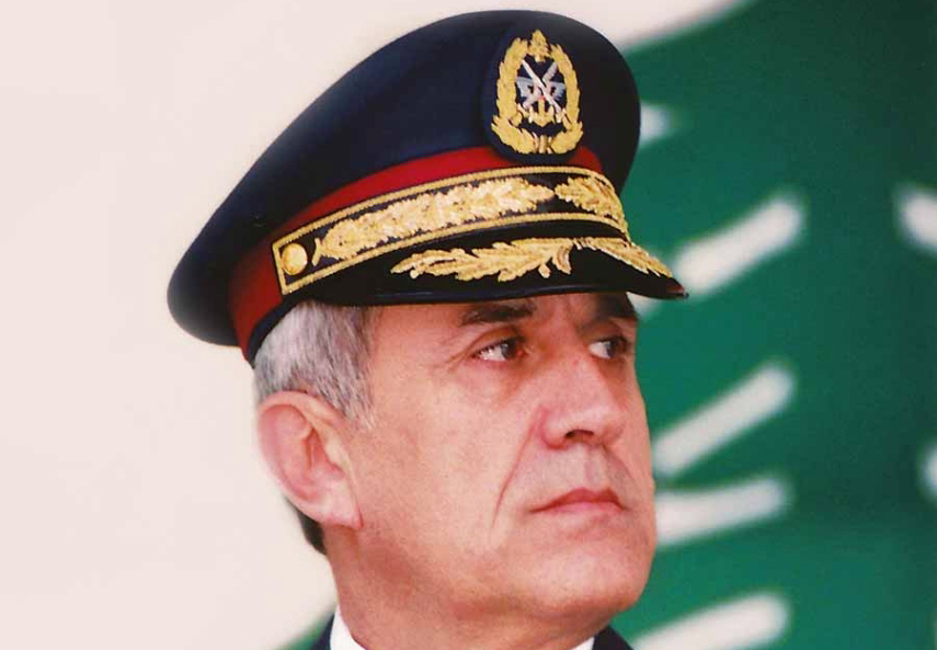 الصورة : 2005 عودة قائد الجيش اللبناني الأسبق العماد ميشال عون إلى لبنان بعد سنوات في المنفى