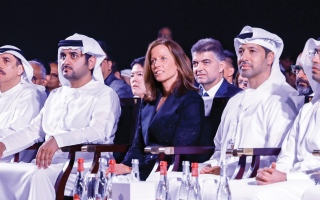 مكتوم بن محمد: برؤية محمد بن راشد لا حدود لريادة دبي الاقتصادية والمالية