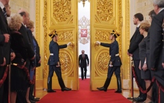 الصورة: الصورة: تنصيب بوتين يفتح باب الخلافات في الاتحاد الأوروبي