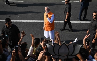 رئيس الوزراء الهندي يدلي بصوته في الانتخابات العامة