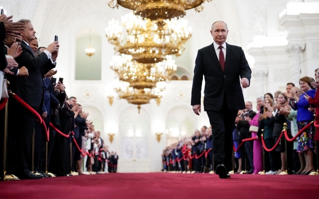 الصورة: الصورة: بوتين يبدأ ولاية خامسة ويؤكد: روسيا ستخرج أقوى