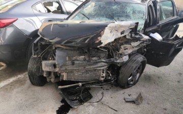 الصورة: الصورة: حادث مروع في سلطنة عمان: سائق شاحنة يسير عكس الاتجاه يتسبب في مقتل 3 أشخاص وتصادم 11 مركبة