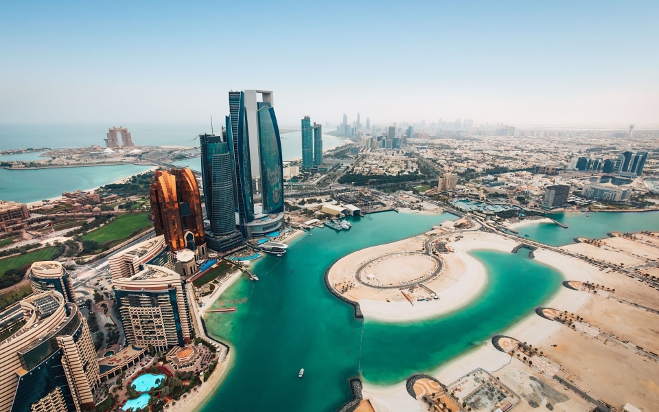 الصورة: الصورة: الإمارات تعزز مكانتها على خارطة السياحة العالمية