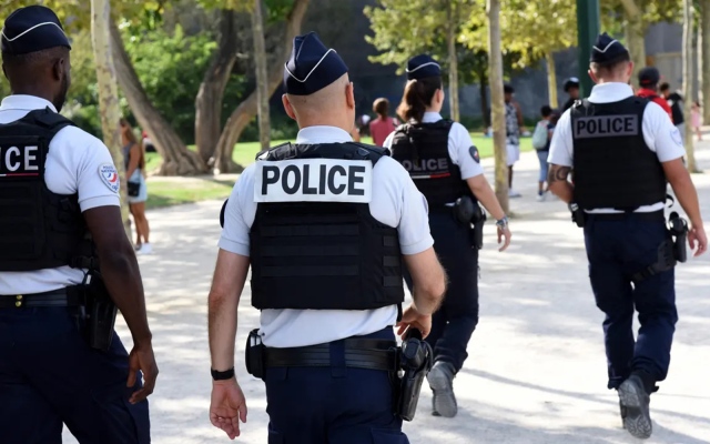 الصورة: الصورة: إصابة شرطيَين برصاص داخل مركز للشرطة في باريس
