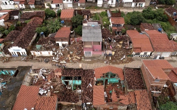 الصورة: الصورة: ارتفاع عدد قتلى الفيضانات في البرازيل إلى 126  وتجدد سقوط الأمطار