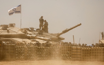 الصورة: الصورة: الجيش الإسرائيلي يؤكد إطلاق 4 صواريخ على كرم أبو سالم